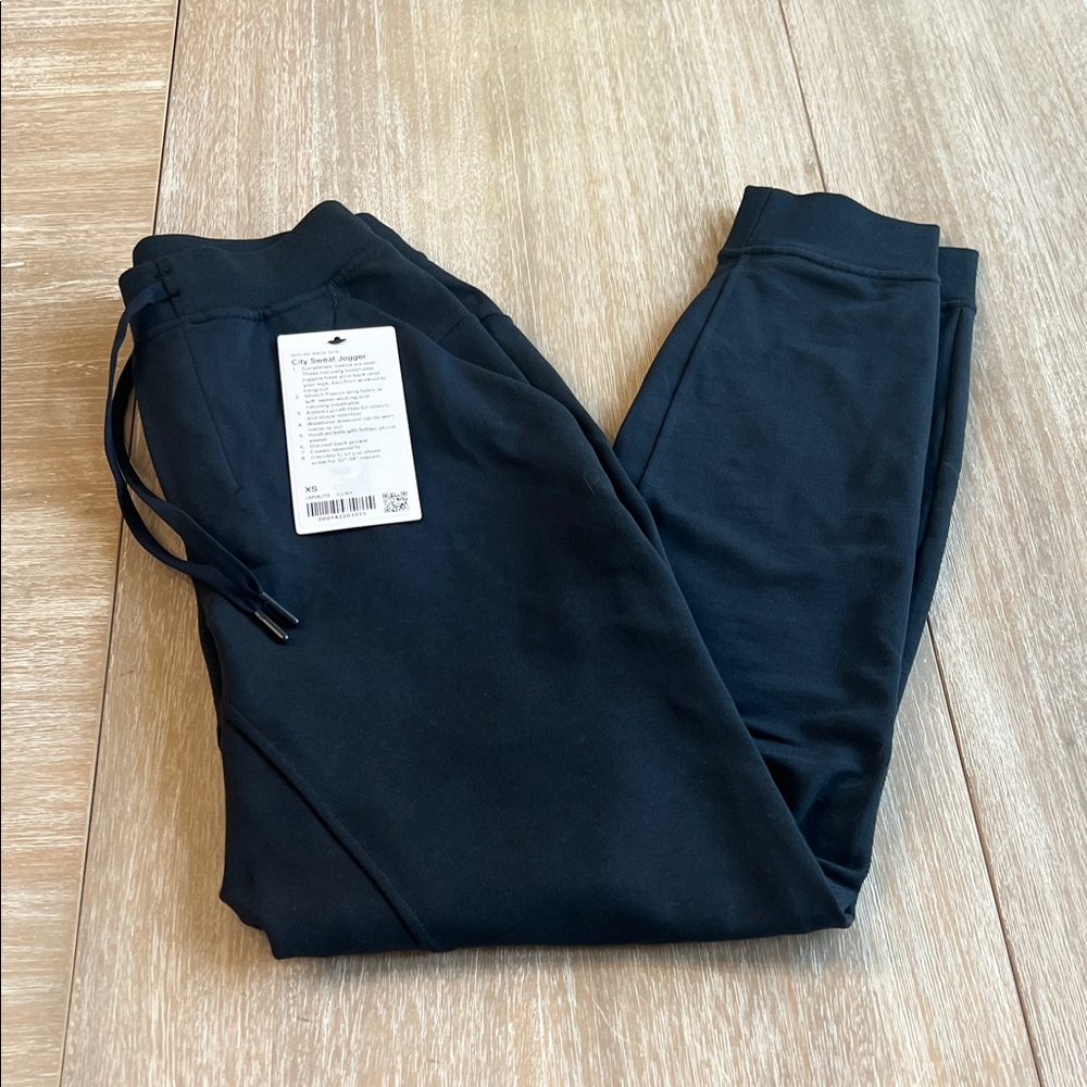 lululemon athletica black Joggers